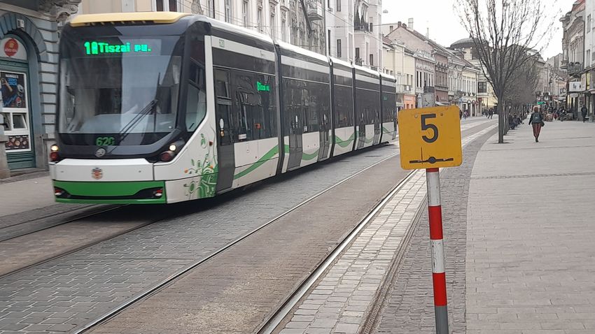 This is why tram rails often break down in Miskolc (with video)