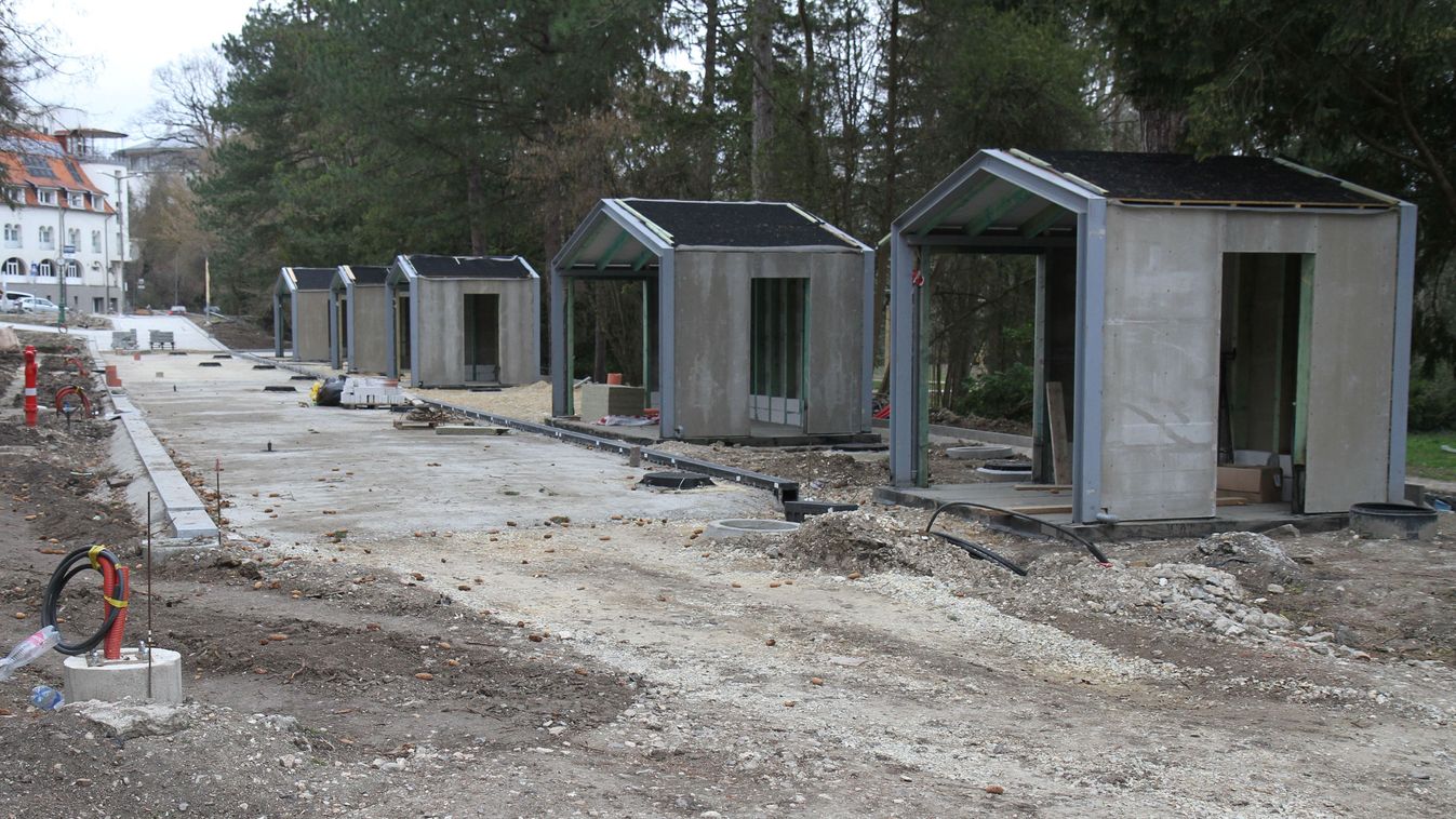 Késik, de - ígérik - május végére elkészül a miskolctapolcai park (fotók, videó)
