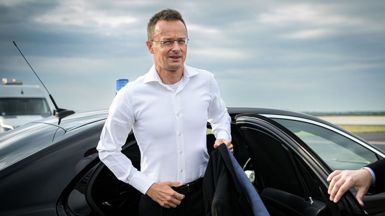 Szijjártó: sikeresen lezárult a magyar állampolgárok evakuálása Szudánból (videó)