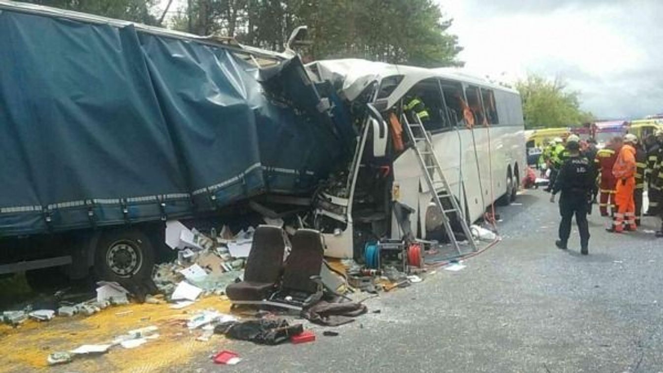 Gyűjtést kezdeményeznek a buszbaleset sérültjeinek