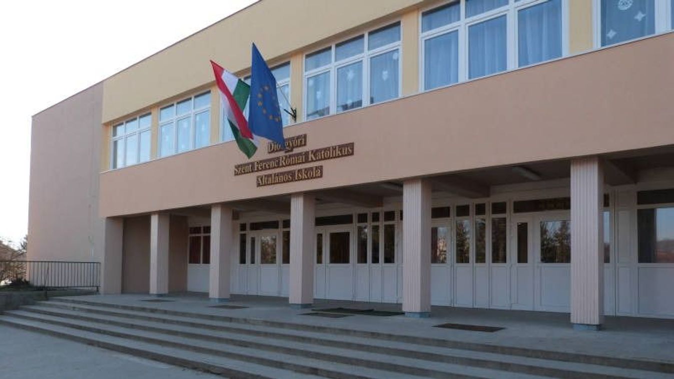 Iskolák és óvoda épületét kaphatja meg a katolikus egyház Miskolcon
