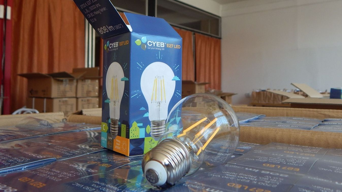 Négyezer LED-izzó érkezett Ózdra