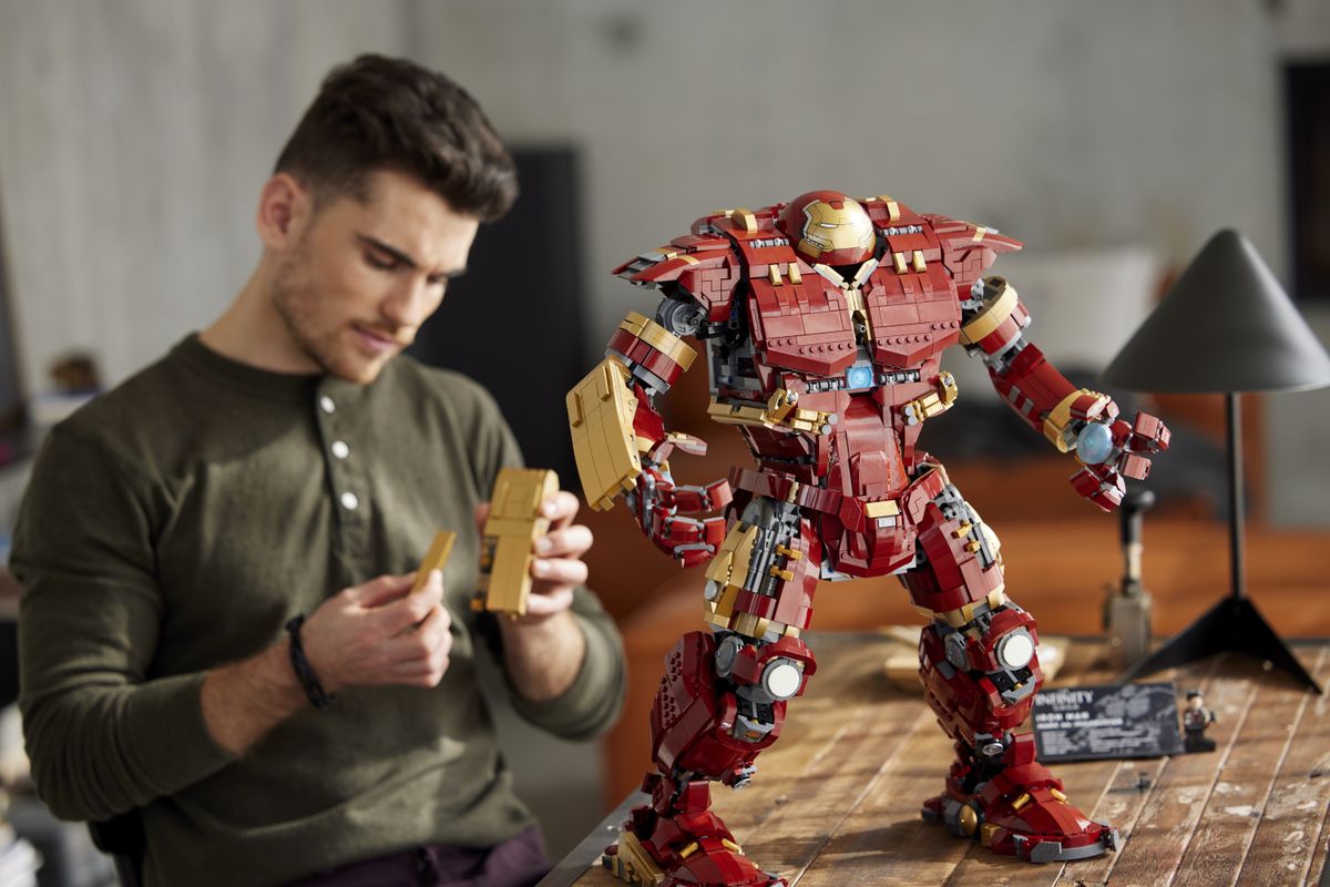 LEGO Unveil Iron Man Hulkbuster Set