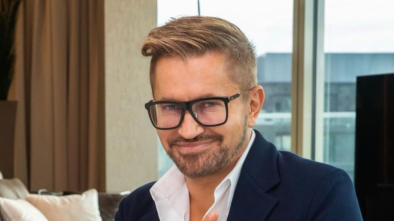 Lehet nézegetni: itt van a 17 hölgy, akik Jákob Zoltán szerelméért versenyeznek