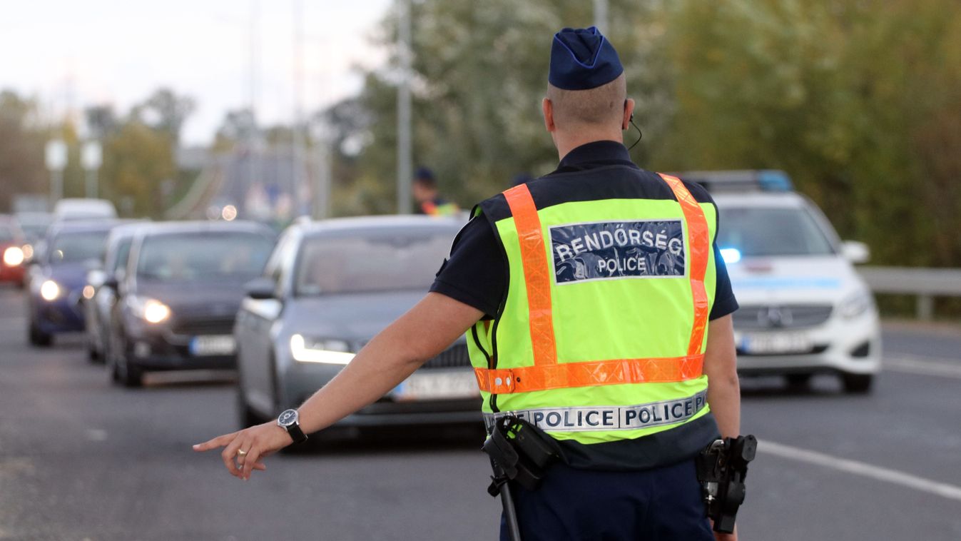 Torlódás várható Diósgyőrben – rendőr irányítja a forgalmat