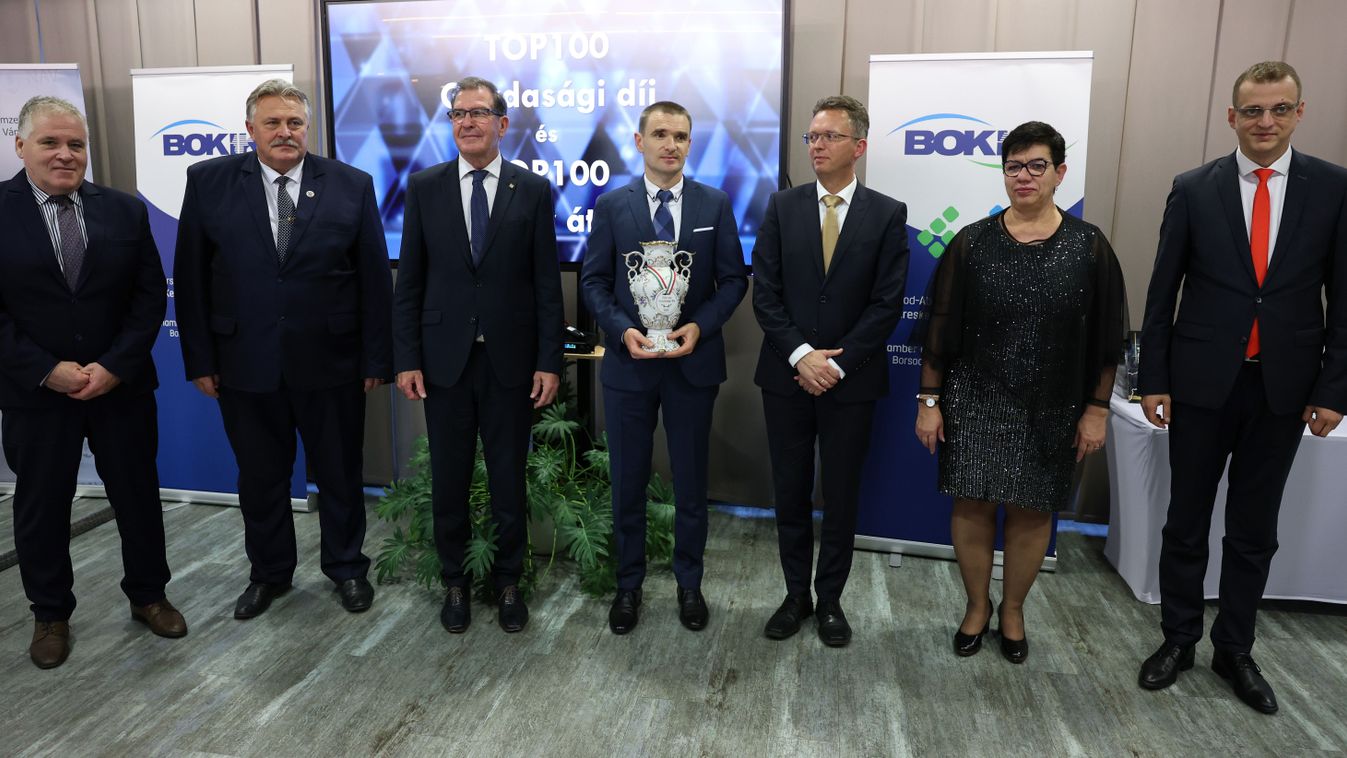 Díjaztuk a TOP 100-at, a gazdasági elitet