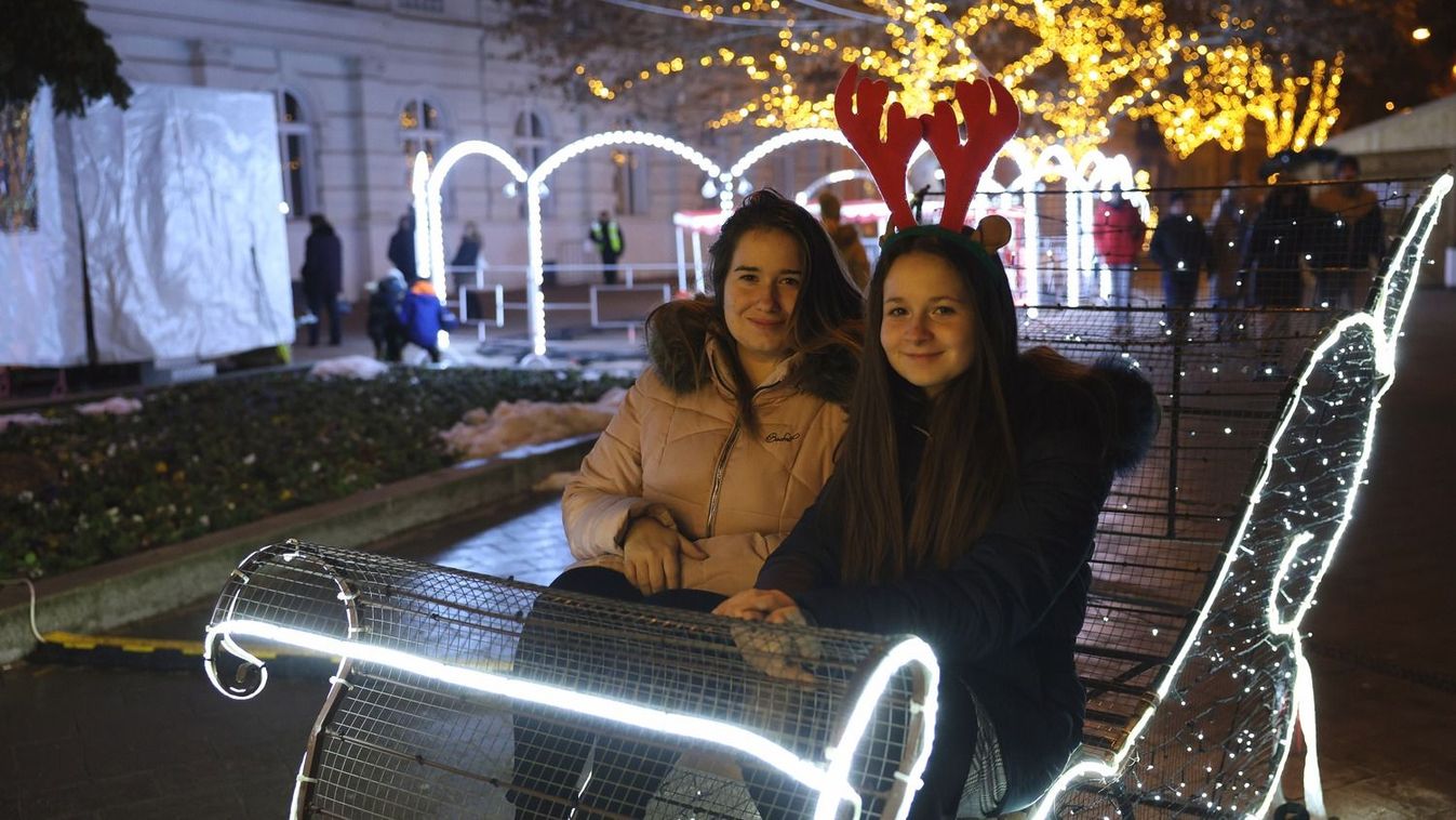 Körülnéztünk szombat este az adventi forgatagban, a miskolci belvárosban + fotók