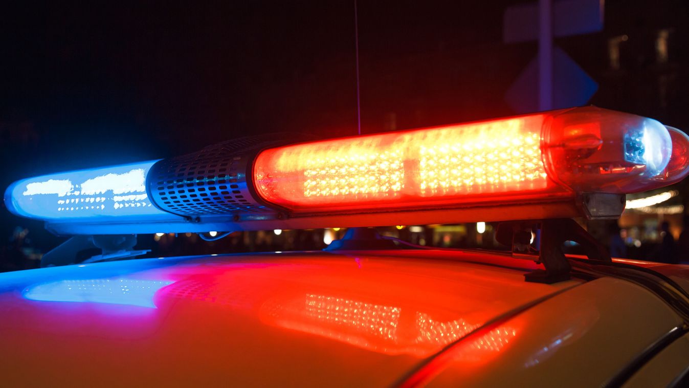 Kést dobott a felesége hátába; molotov-koktéllal állt bosszút; részegen randalírozott