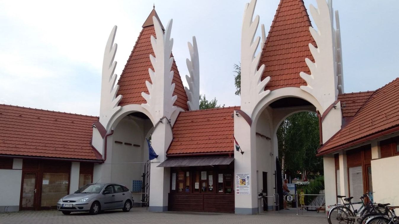 Az erős szél miatt bezárták a pataki fürdőt