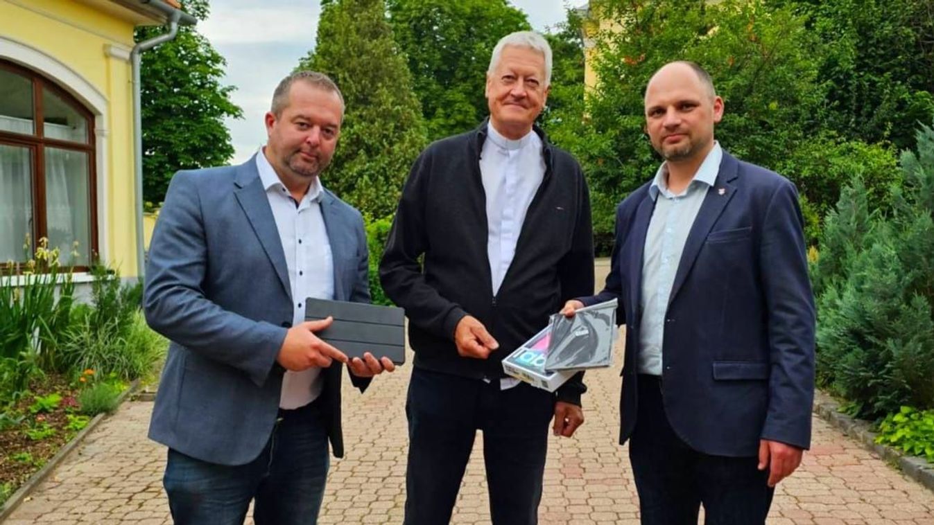 Technikai eszközök a Szent Anna plébániának