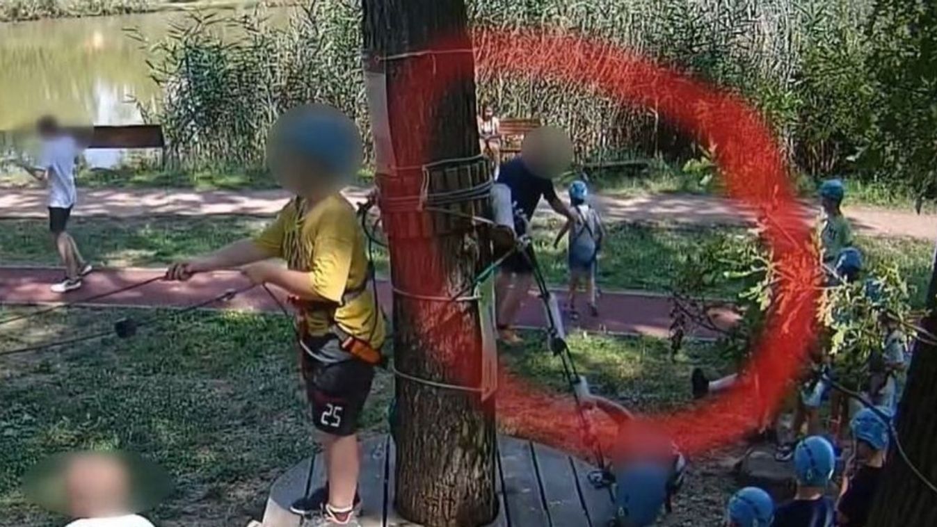 Gyanúsítottként hallgatta ki a rendőrség a kalandparkban bántalmazó karateedzőt