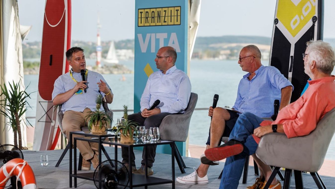 A Karmelitában ünnepelnek Magyar Péter eljövetele óta, de még odébb van 2026