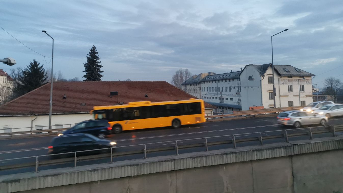 Itt vigyázzon, ha autóval közlekedne pénteken Miskolcon!