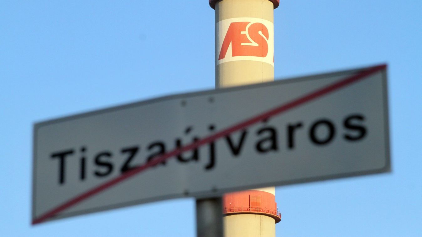 Szomorú hír érkezett, nem csak a fürdő tart majd zárva a tiszaújvárosi tűz miatt