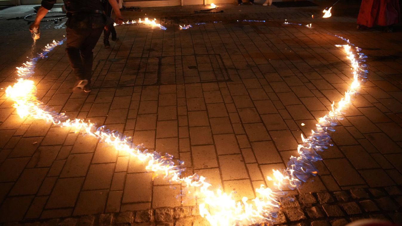 A tűzzel játszottak a miskolci Kocsonyafesztiválon (fotók, videó)