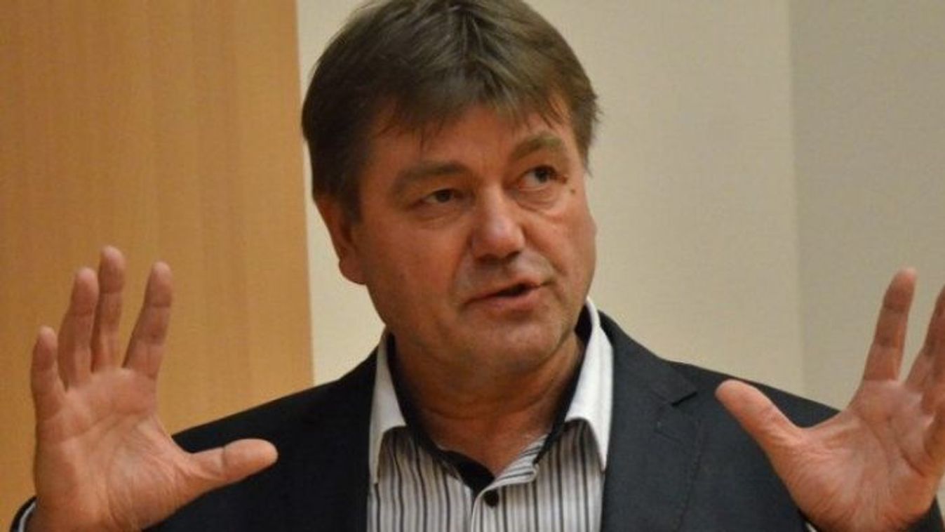 Megérdemelné a világ egykori legjobb bírója, hogy hagyják békében nyugodni