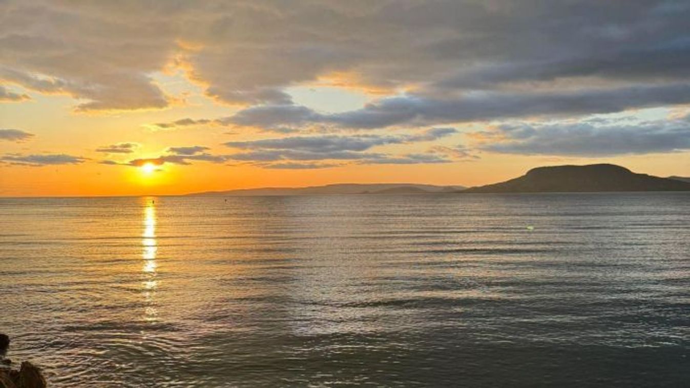 A zászlós körbetekerte a Balatont