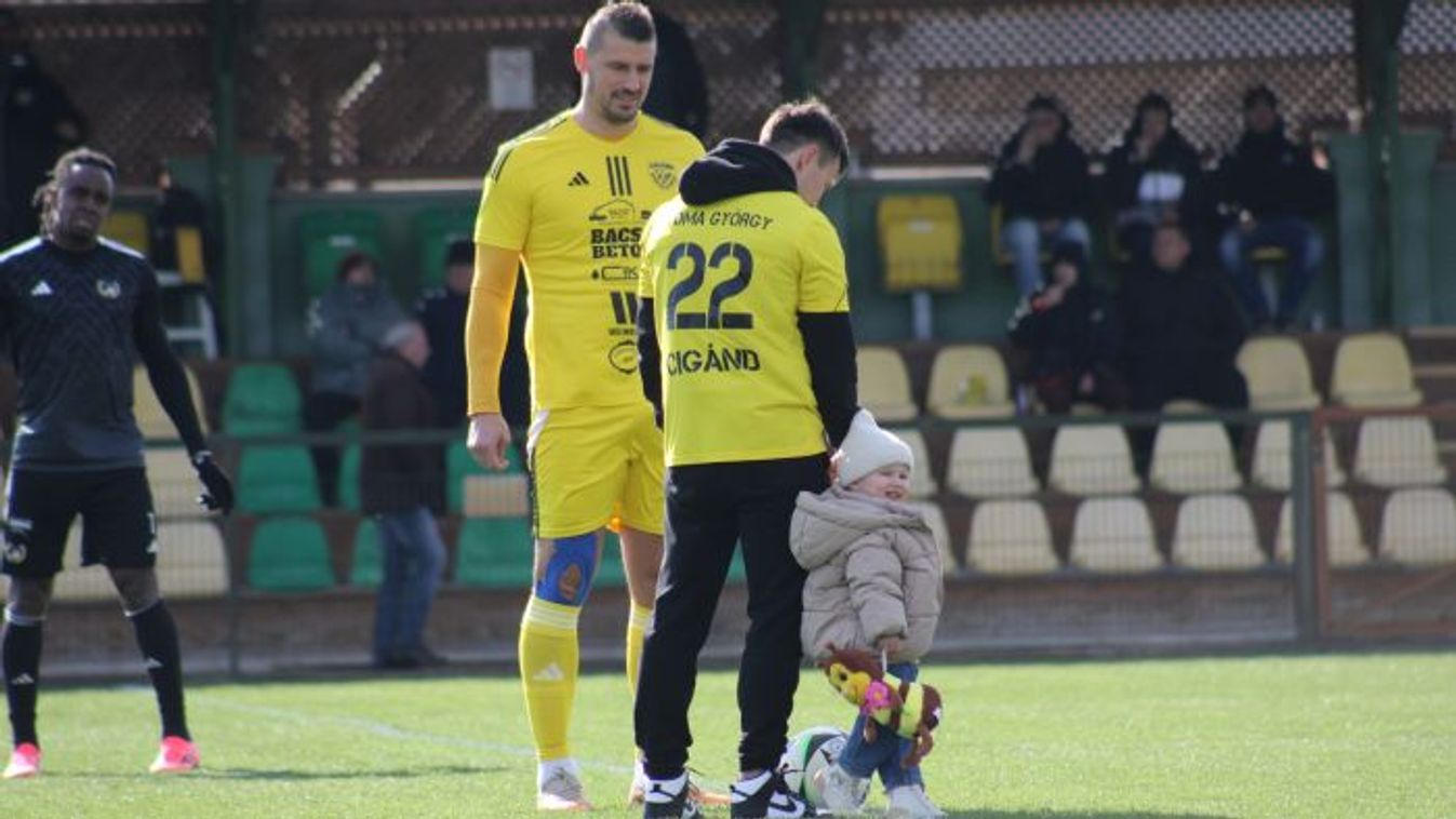 Alicia kedves rúgása a vármegyei meccsen