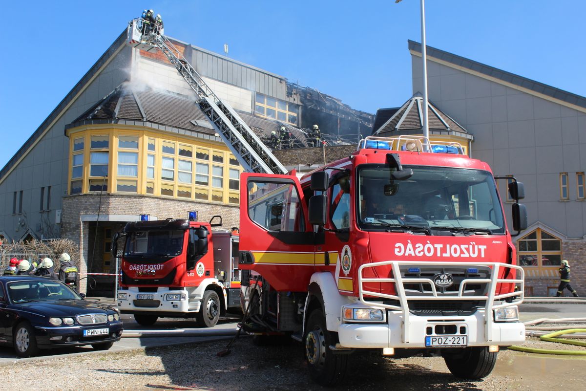 tiszaújvárosi fürdő
