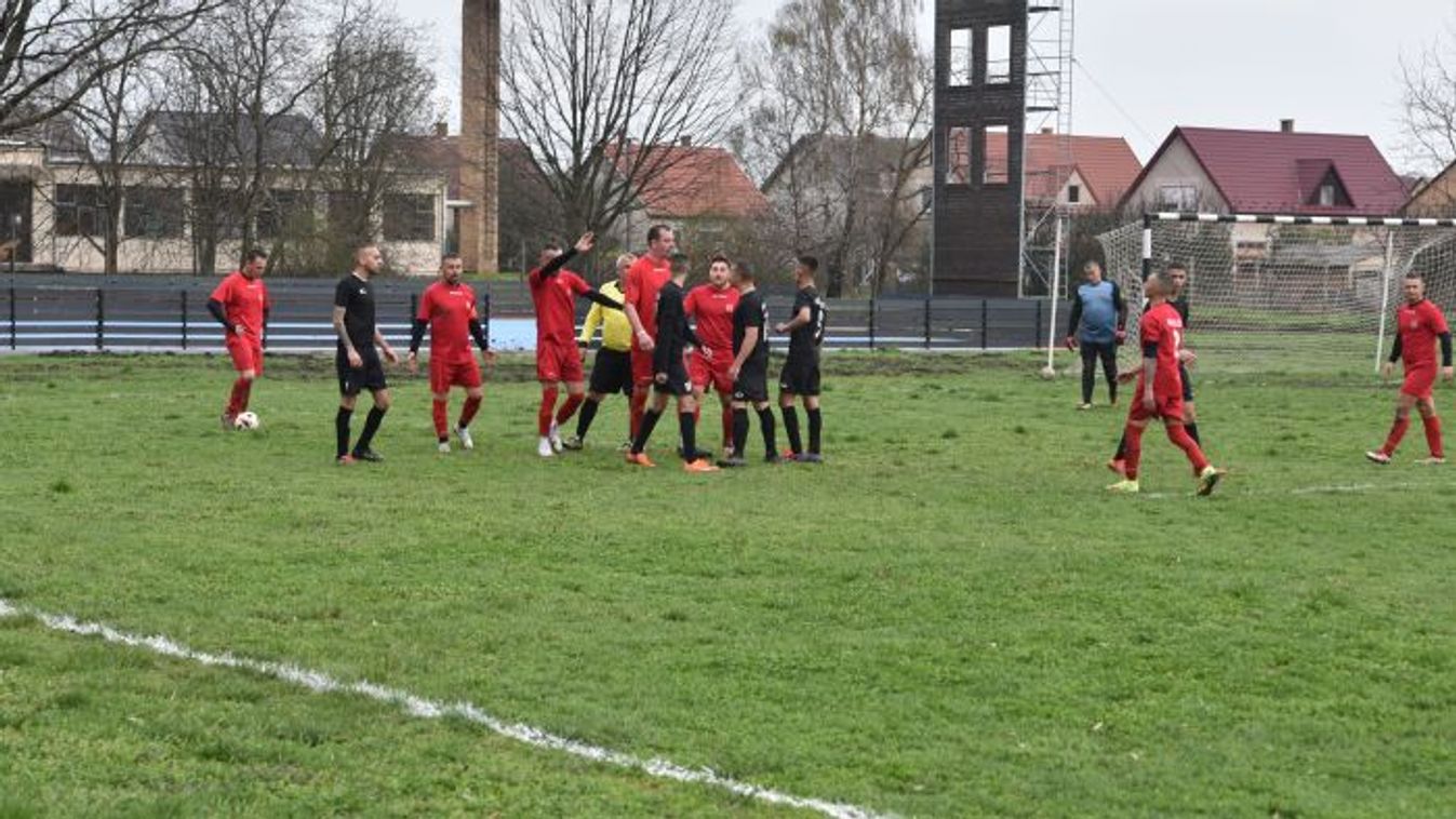 Húsz gól, egy piros lap