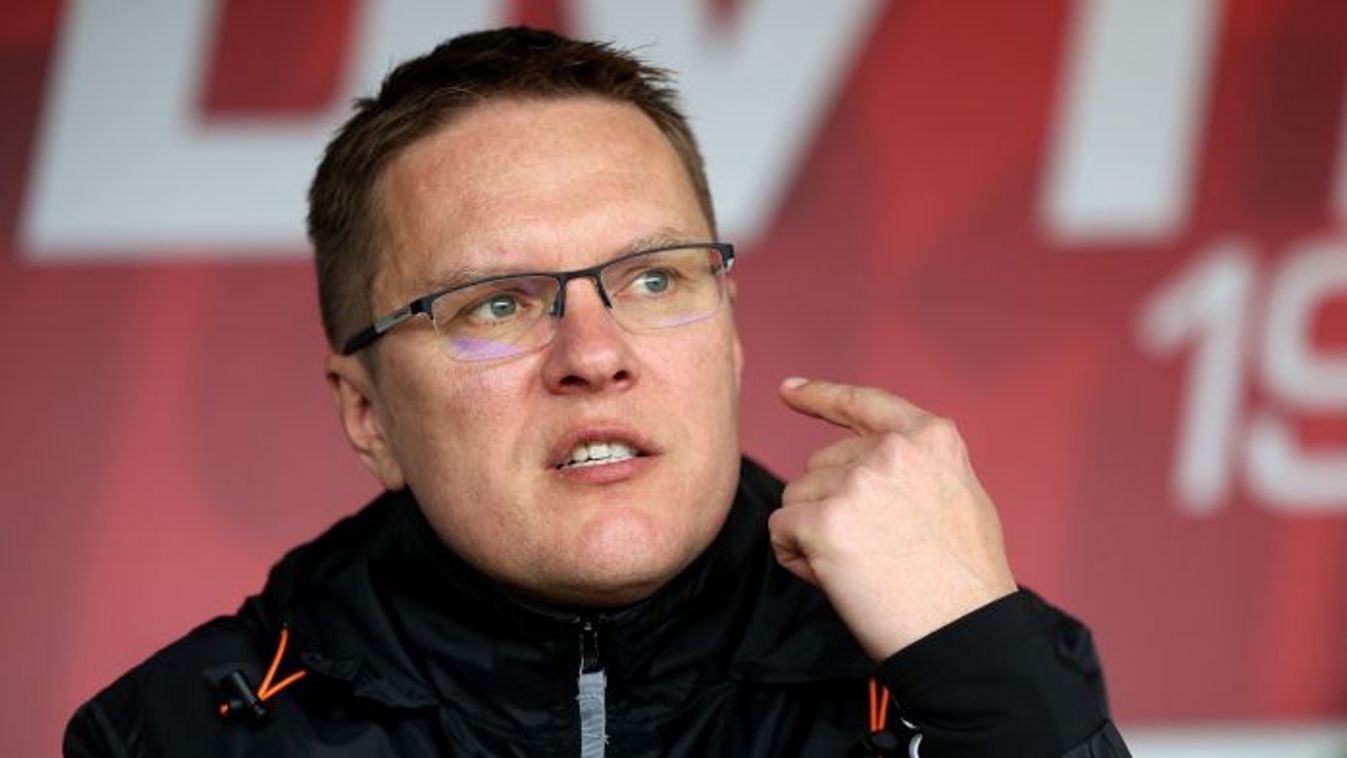 Sisa és Radenkovic útjára léphet Dambrauskas