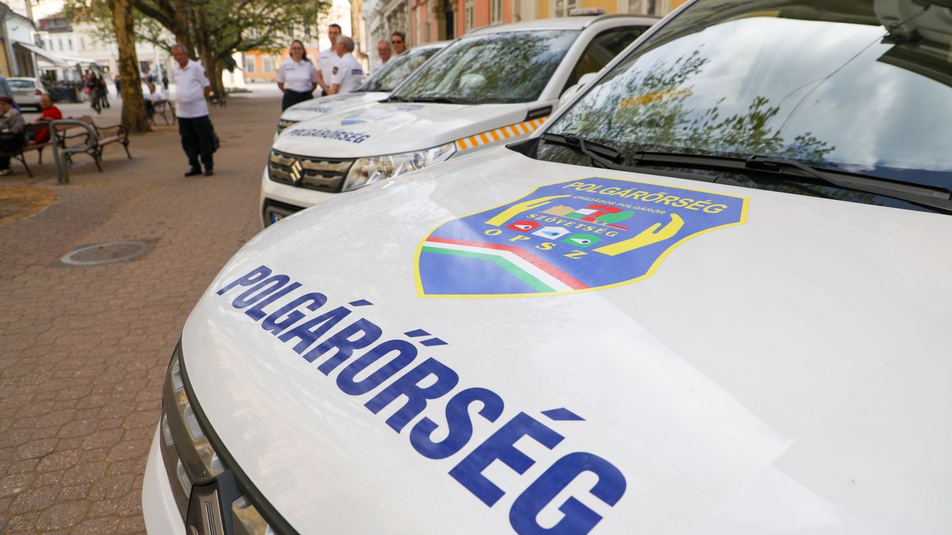 Miskolc polgármestere betartott egy ígéretet: hat vadonatúj autóval lepte meg az arra érdemeseket (fotók, videó)