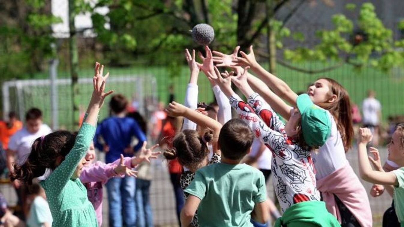 Miskolc sportját űzték a Fazekas iskolában - képek, videó
