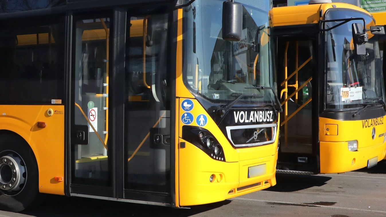 „A háttámlát is hátradöntötte, hogy lássam” – vádat emeltek egy fiatal ellen egy borsodi buszon történt incidens miatt
