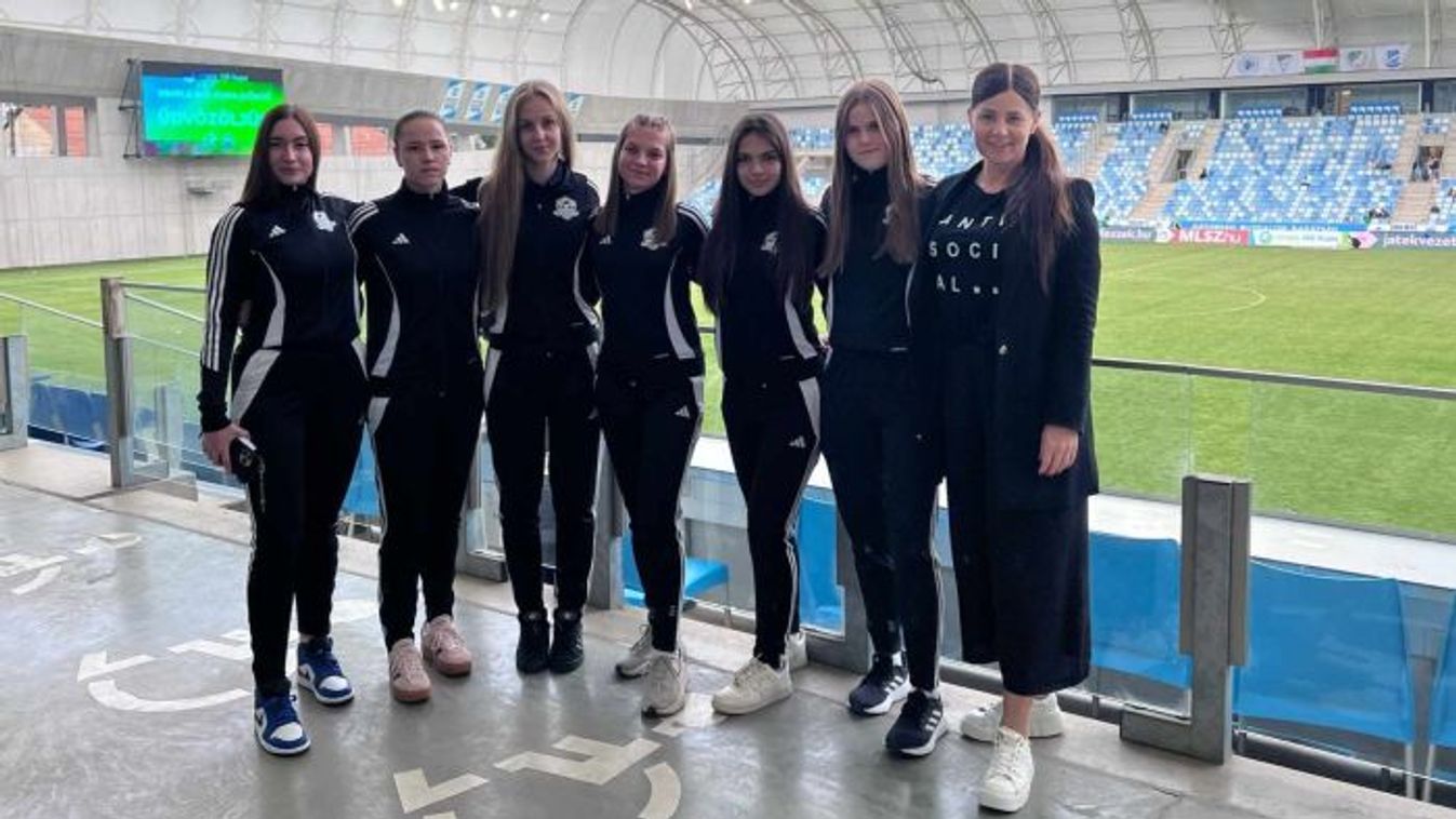 Hidegkuti Nándor stadionjában nézelődtek