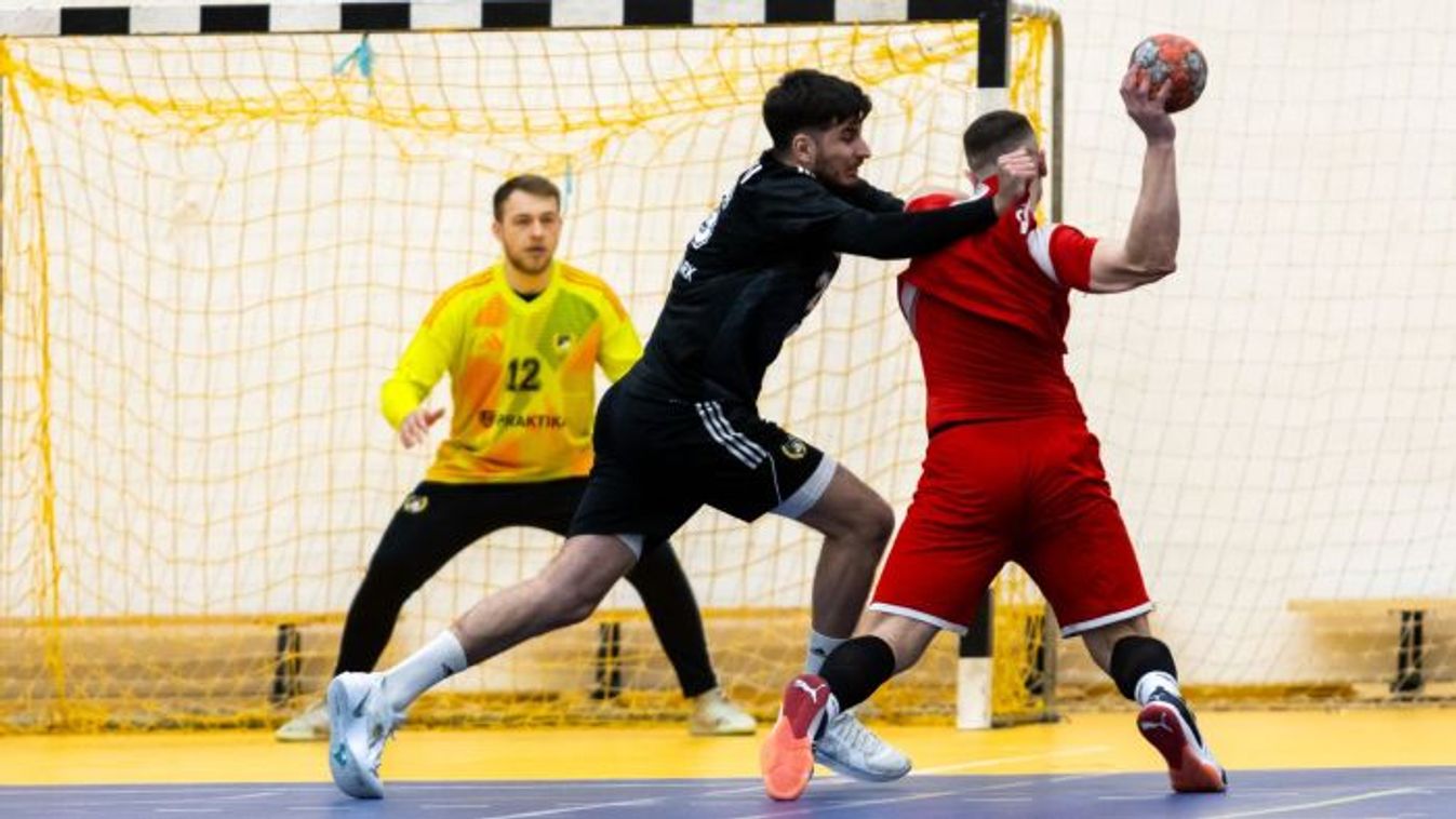 A bajnokaspiráns otthonában lépnek pályára