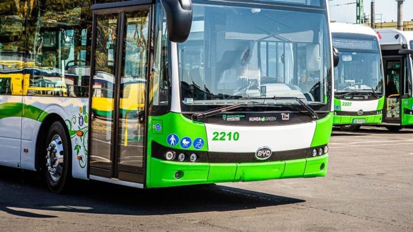 A rendőrök előtt bántalmazta a buszsofőrt az Újgyőrin