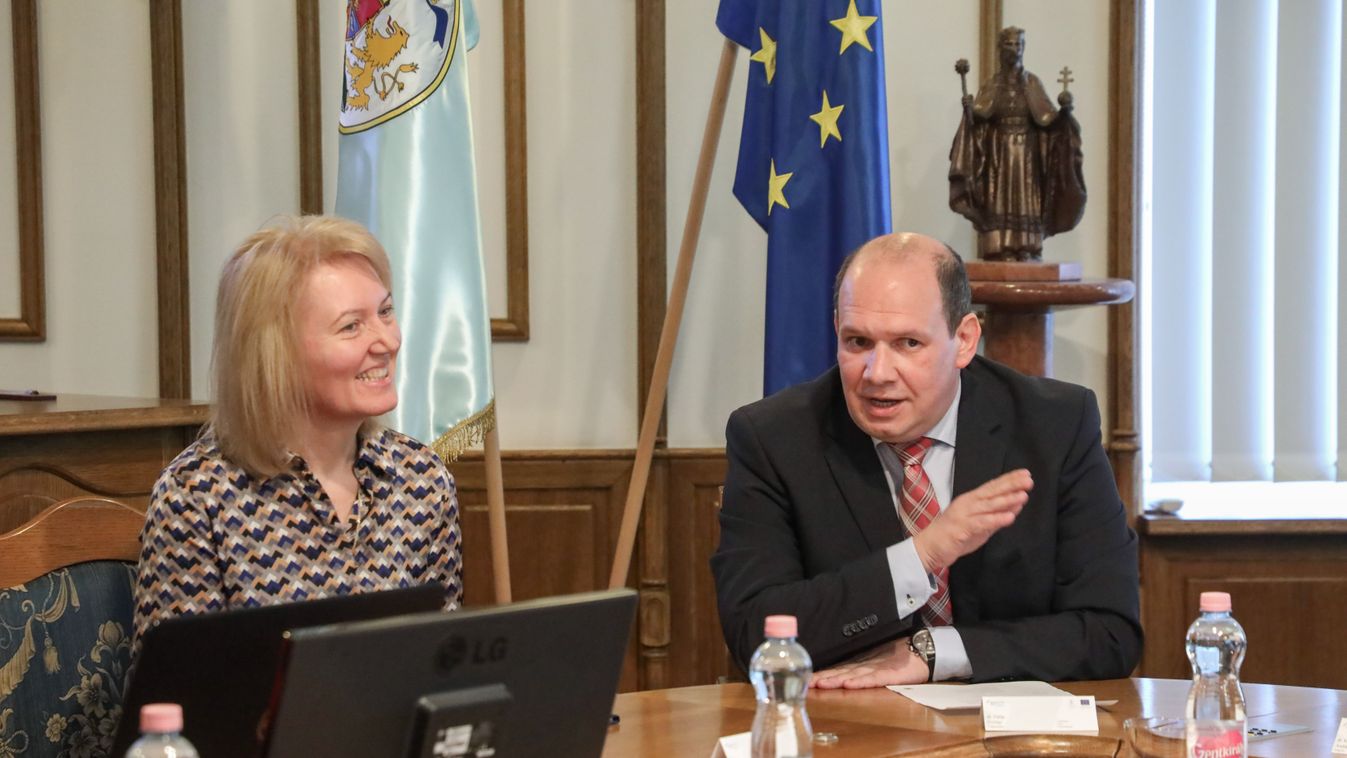 Villámgyors átépítés történt Tiszaújvárosban: a város legfontosabb épületéről van szó