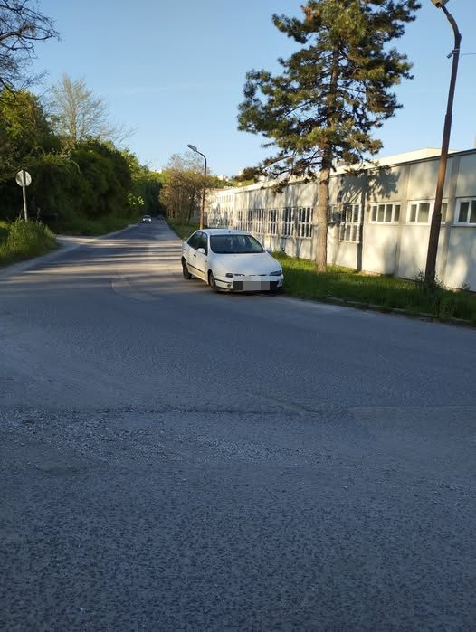 elhagyott autó Miskolc Egyetemváros
