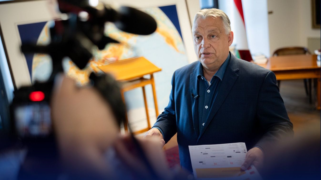 Orbán Viktor: Ukrajna nem kifelé, hanem befelé megy a háborúba (videó)