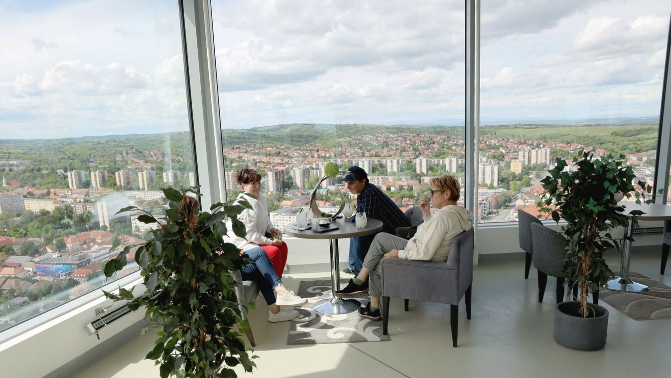 Újra pezseg az élet Miskolc legszebb panorámájú helyén - fotókkal, videókkal