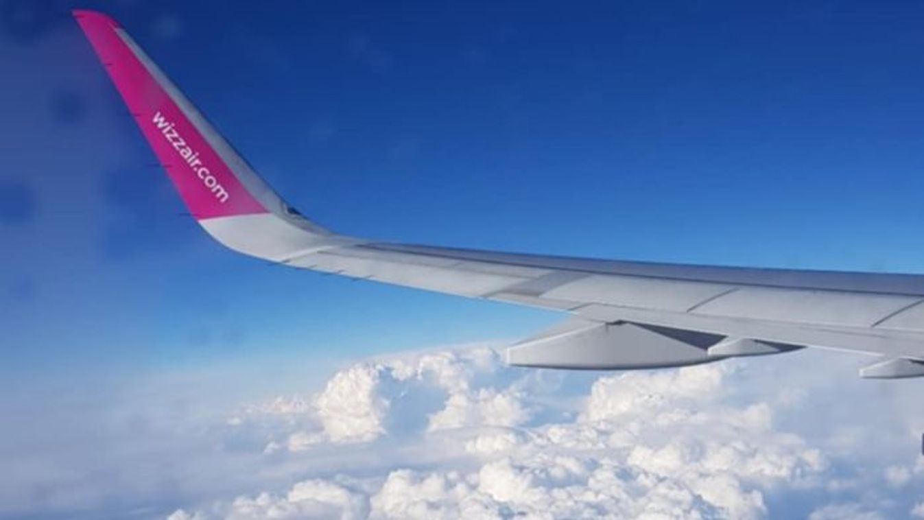 Repült a tűzoltó focibíró - Az Év játékvezetője egzotikus helyre utazott (fotók)