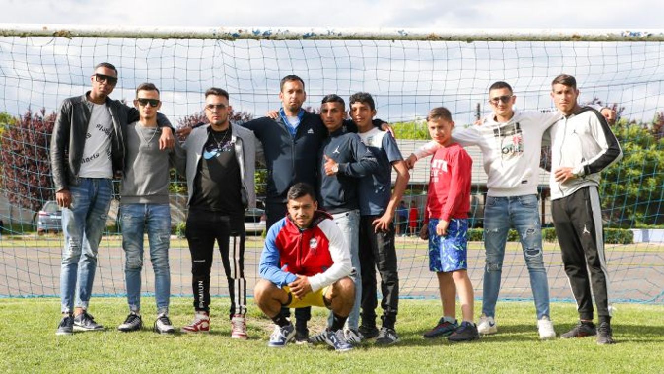 ,,Hétfőn felhívom az áramszolgáltatót, hogy csináljanak valamit, mert a múlt hét óta hatalmas rövidzárlat van a csapatban"