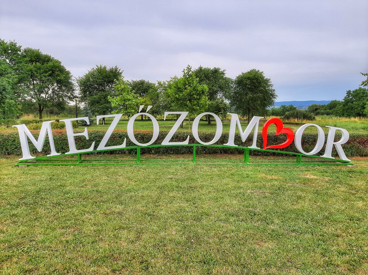 mezőzombor, lopás