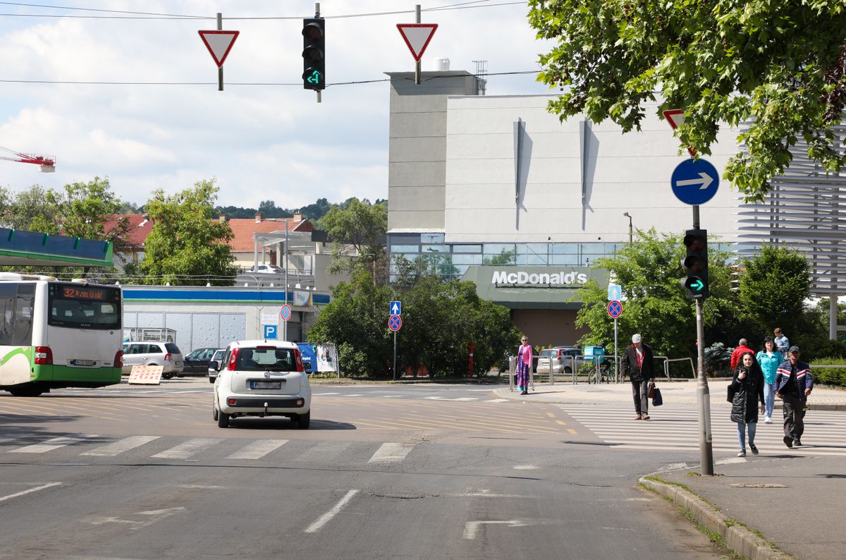 közlekedés