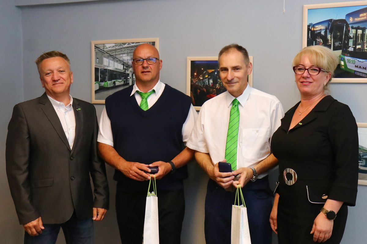 mvk villamos busz sofőr