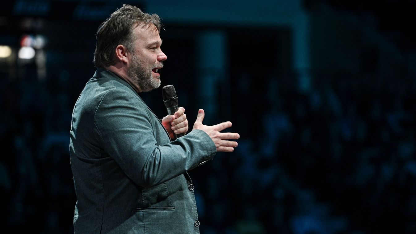 Aranyosi Péternek nemcsak vattacukor-biznisze, de már Karinthy-gyűrűje sincs
