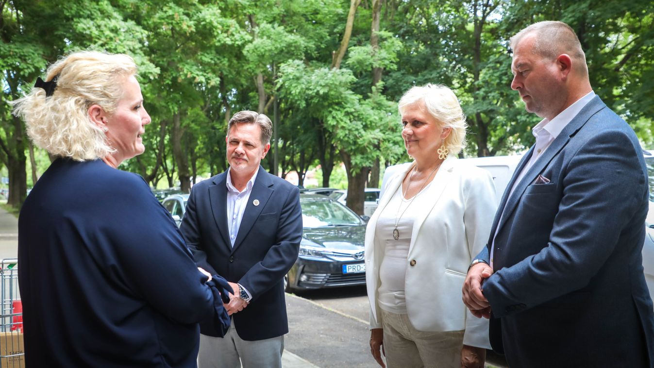 Miskolc vezetőinek felajánlásával megvan az egyik eszköz a leukémiás gyerekek gyógyításához