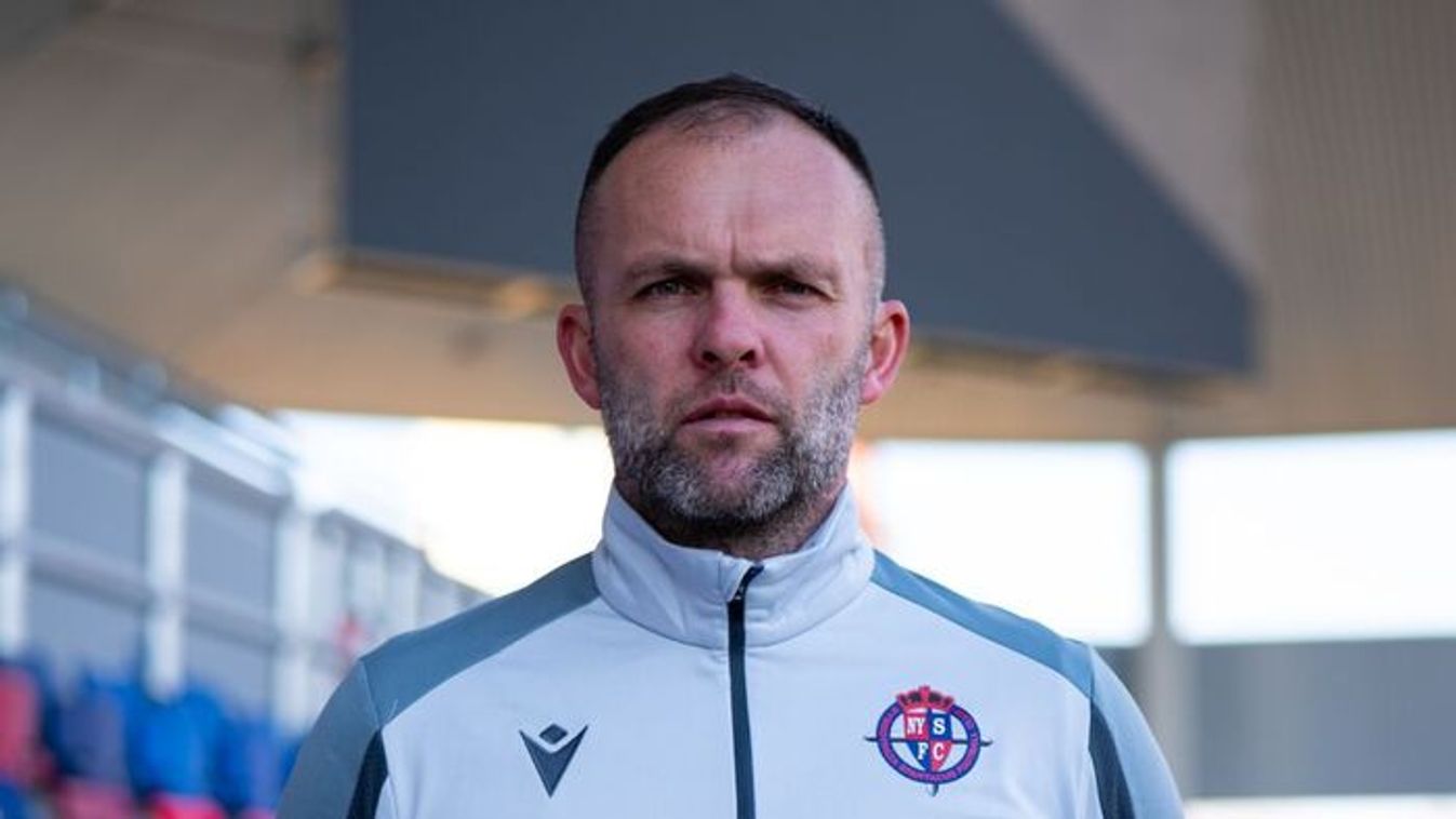 A bajnoknál megelégszenek a második vonallal