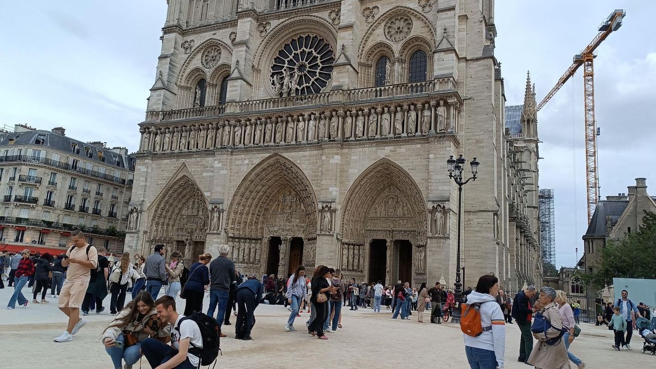 Ötmillió látogató hat hónap alatt - megnéztük az újjáépített Notre-Dame székesegyházat – fotók, videó!