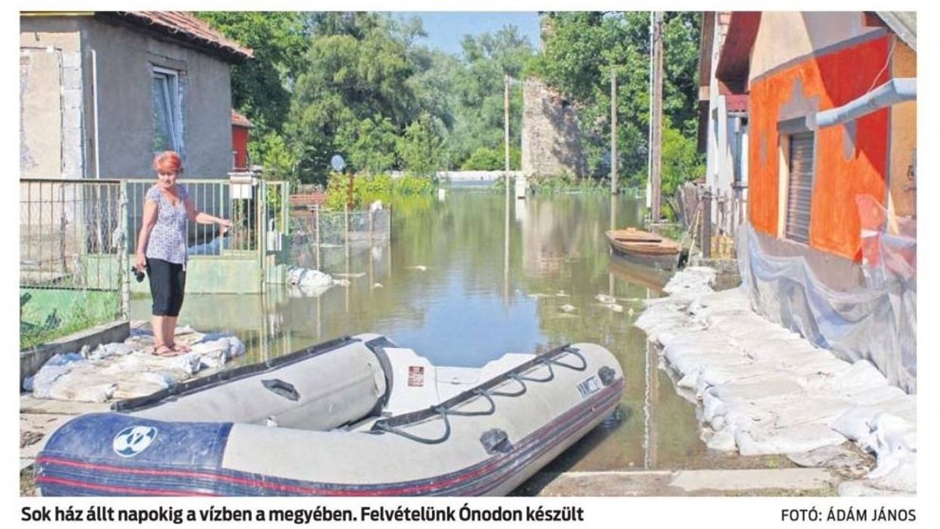 Elárasztotta a víz Borsodot: otthonok dőltek össze, trágyát öntöttek a károsultakra