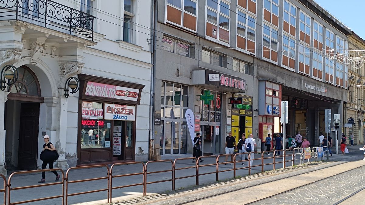 biztosító