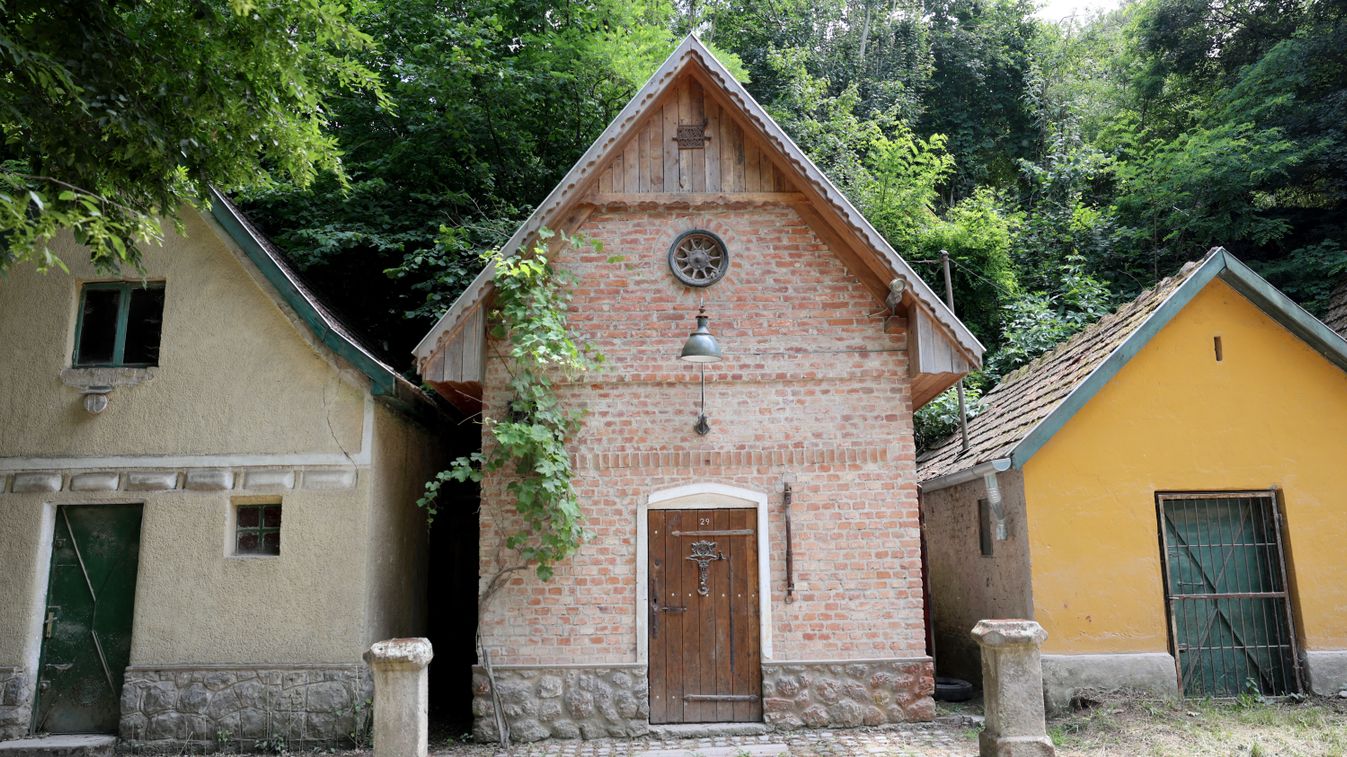 Már hivatalos! Ez most tényleg megtörtént a híres miskolci pincesorral! (fotók, videó)