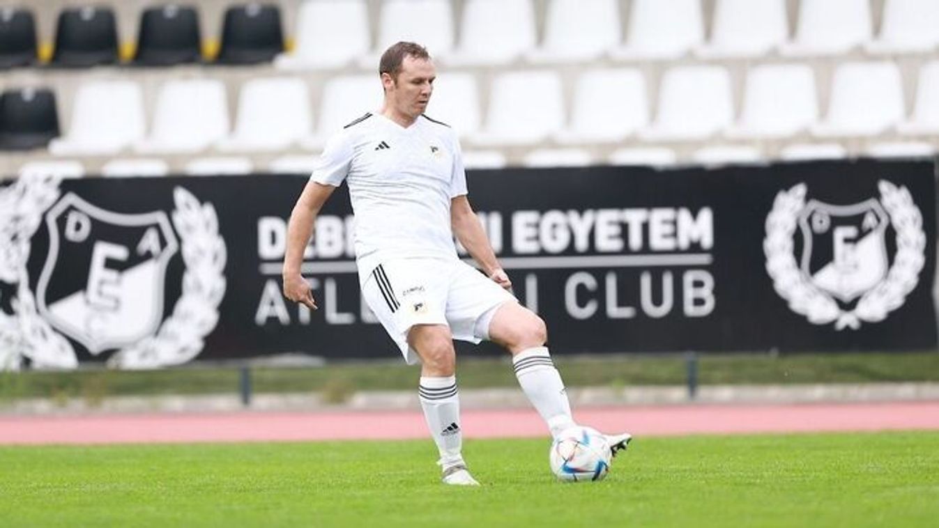 Búcsú volt klubja ellen