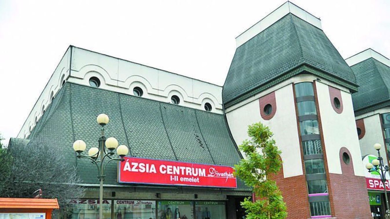 Szomorú hír: 12 év után bezár a híres üzlet Miskolc belvárosában