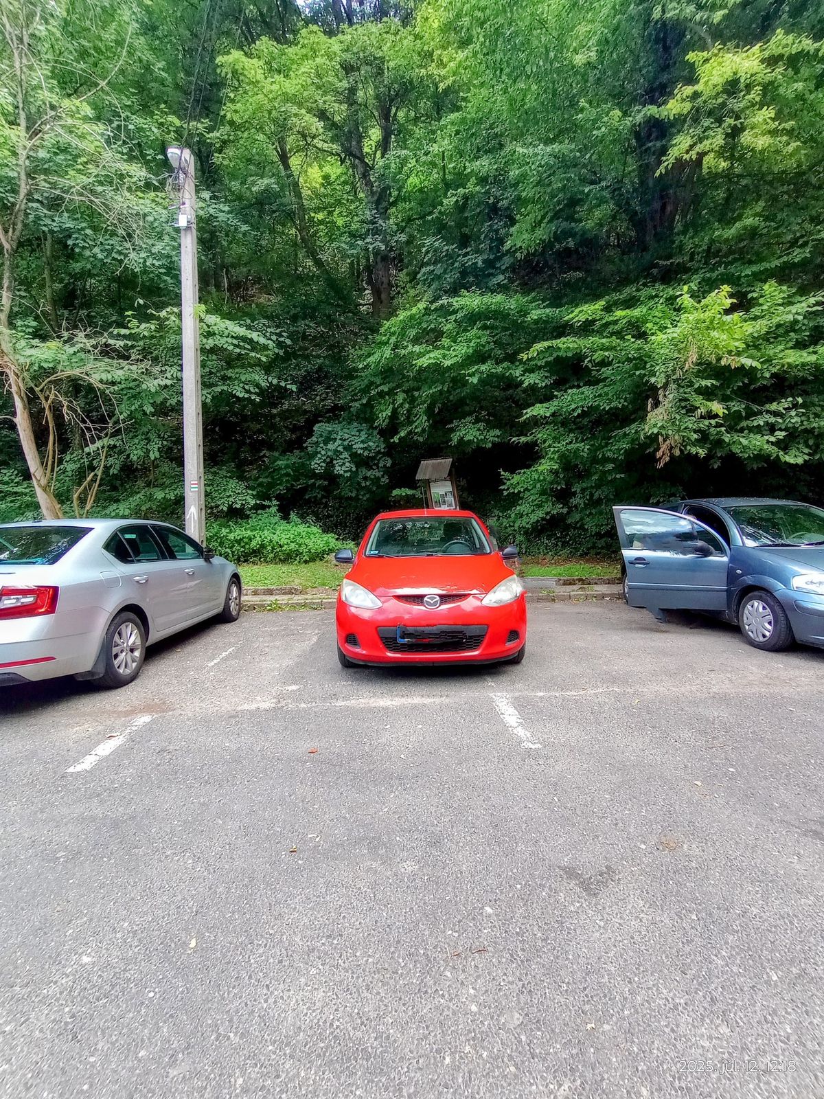 Parkolás Lillafüreden Mazda parkoló